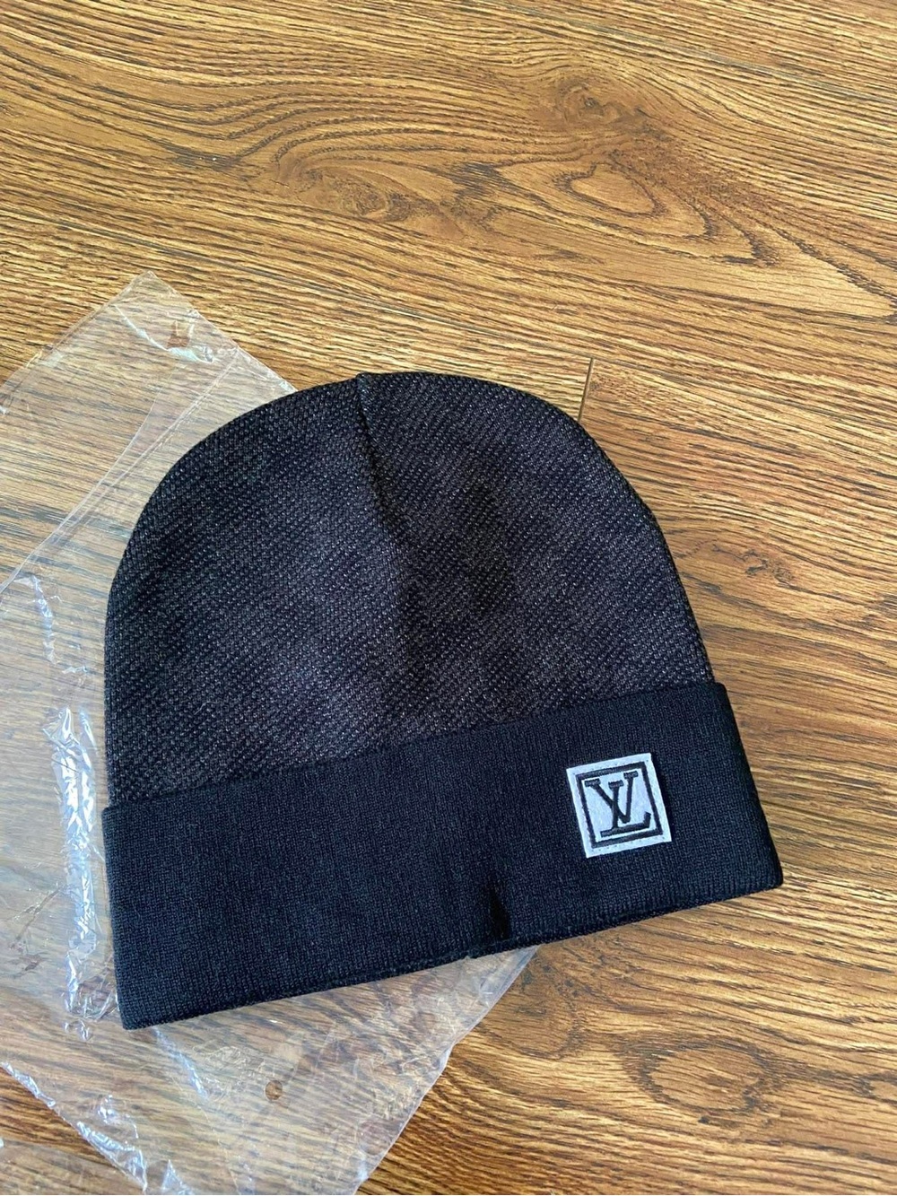 Louis Vuitton Black Knit Cuffed Beanie with LV Patch - Picture 1 of 2